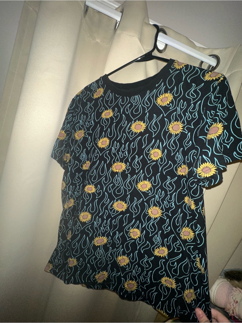 Eighty eight brand sunflower with flames graphic T shirt men’s size large